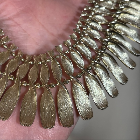 Lisner Vintage 1940 50 Art deco Gold Thick wide Heavy Cleopatra choker Necklace - Picture 9 of 16